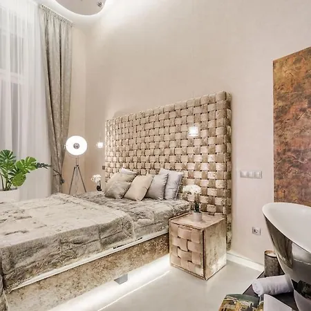 Luxurious 3-bedroom In The Center Апартаменты Будапешт