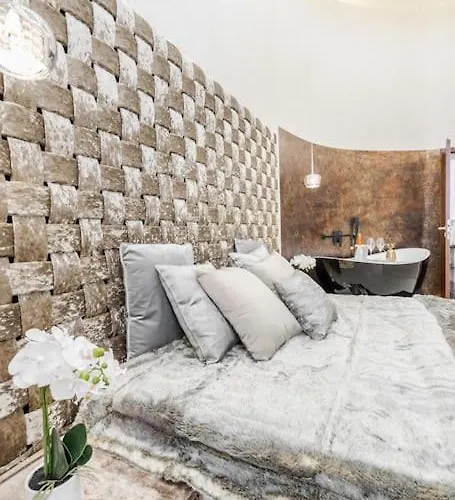 Luxurious 3-bedroom In The Center Apartmán *