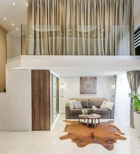 Apartmán Luxurious 3-bedroom In The Center