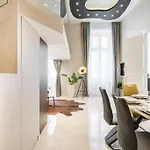 Luxurious 3-bedroom In The Center Apartmán *